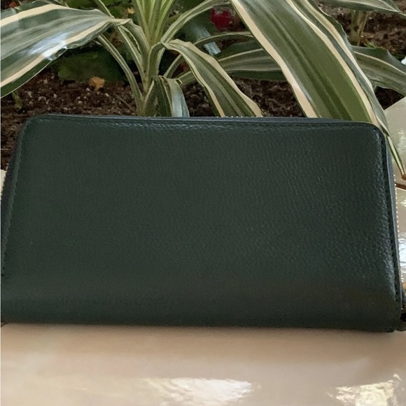 MICHAEL KORS JET SET LARGE FLAT GREEN LEATHER WALLET/WRISTLET PHONE CASE NEW TAG - Picture 11 of 12